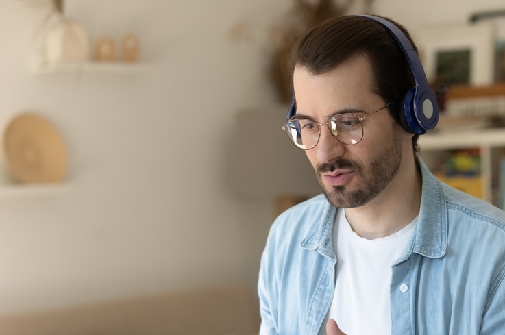 Student learning Portuguese